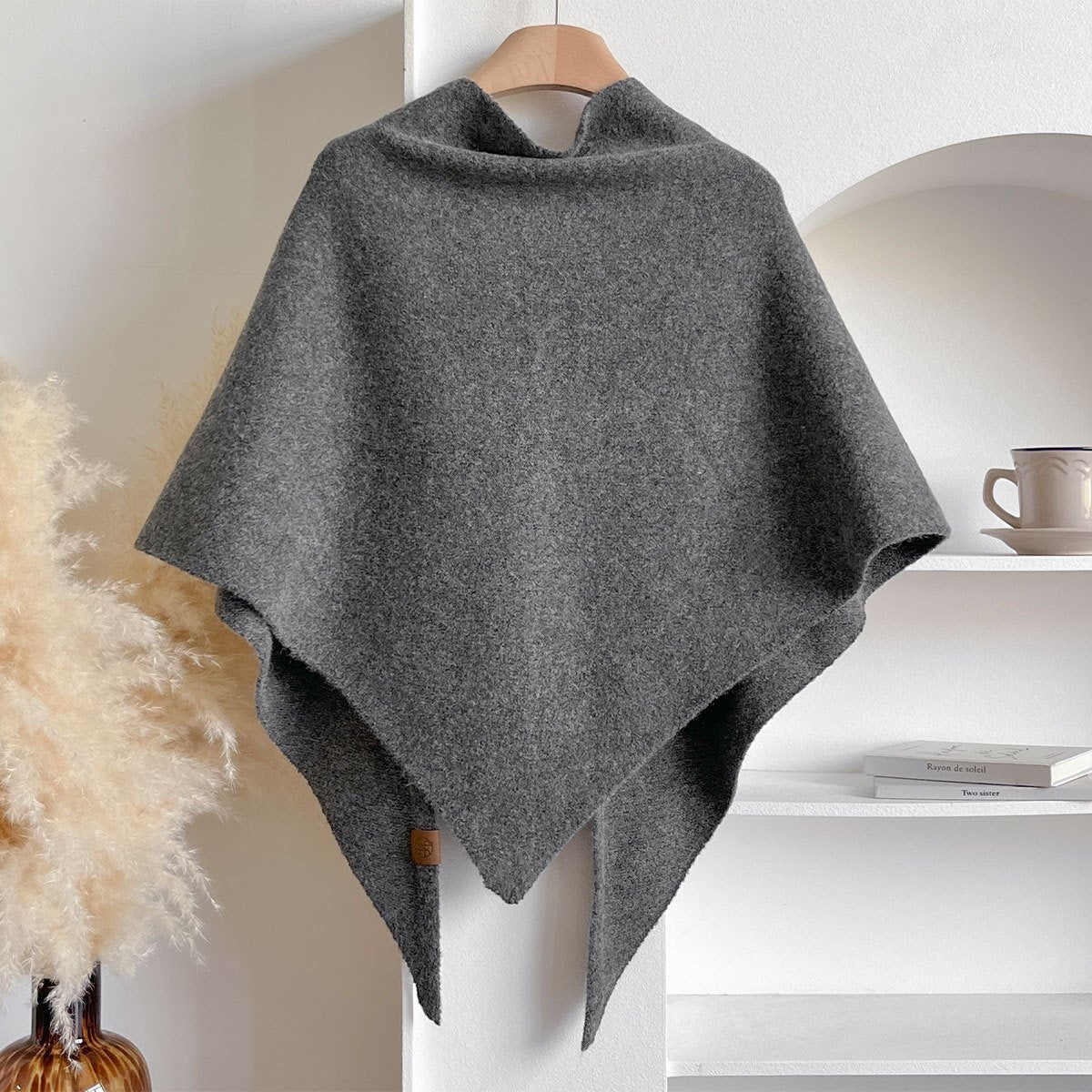 Women's Solid-Color Cashmere Scarf- Your Everyday Touch of Elegance