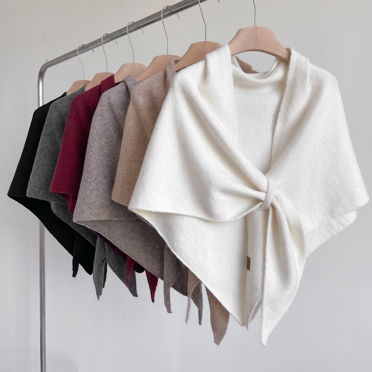 Women's Solid-Color Cashmere Scarf- Your Everyday Touch of Elegance